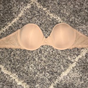 B.tempt’d strapless bra